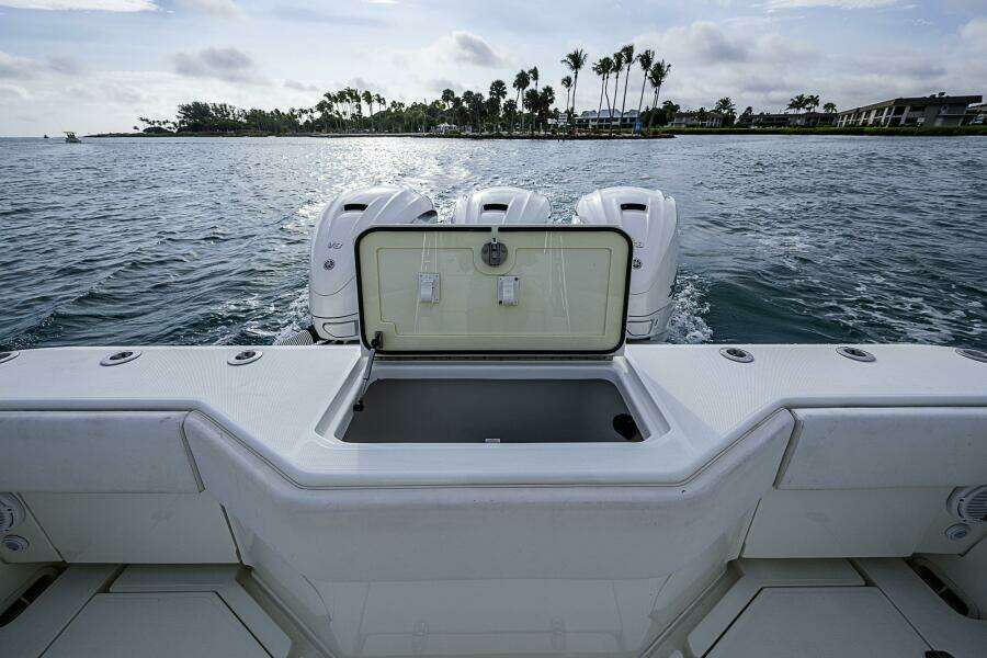 FISHY BUSINESS 39ft SeaVee Yacht For Sale