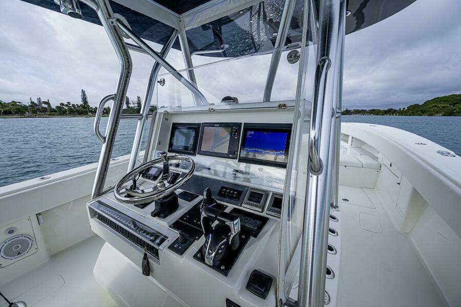 FISHY BUSINESS 39ft SeaVee Yacht For Sale