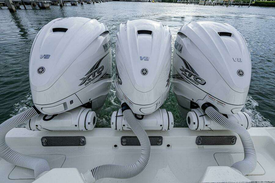 FISHY BUSINESS 39ft SeaVee Yacht For Sale