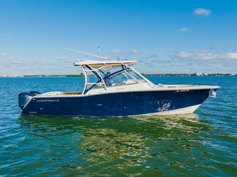 33ft Grady White Yacht For Sale