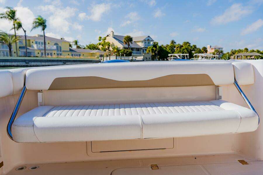 33ft Grady White Yacht For Sale