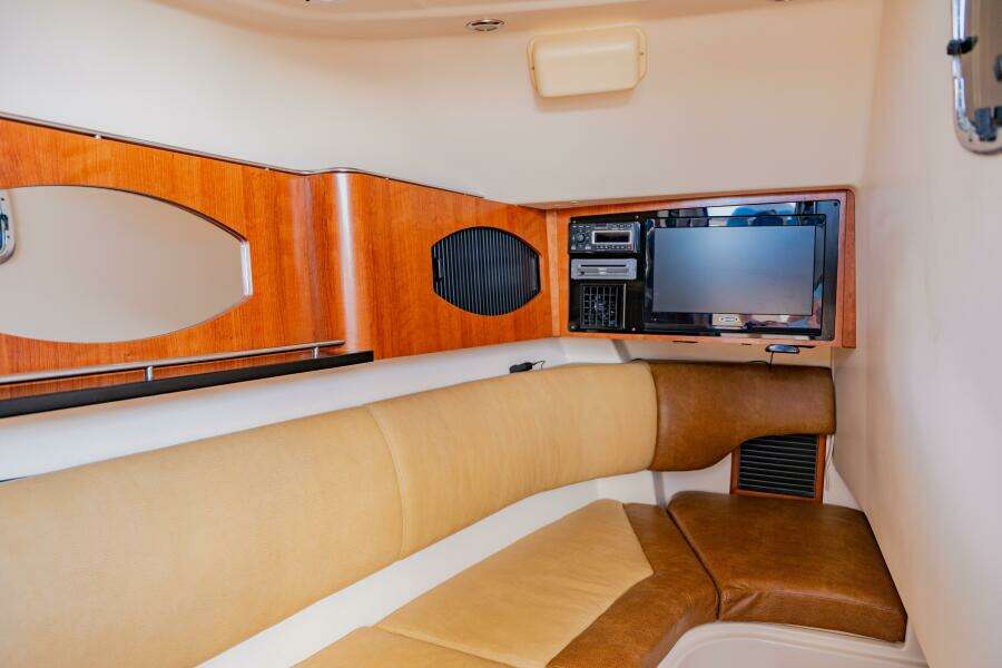 33ft Grady White Yacht For Sale