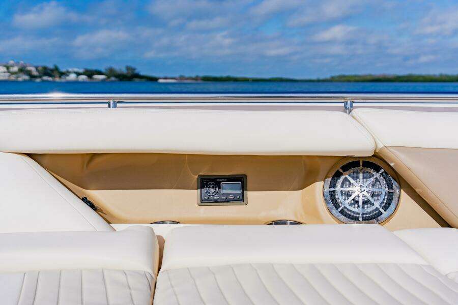 33ft Grady White Yacht For Sale