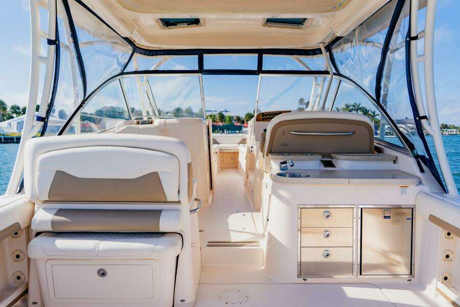 33ft Grady White Yacht For Sale