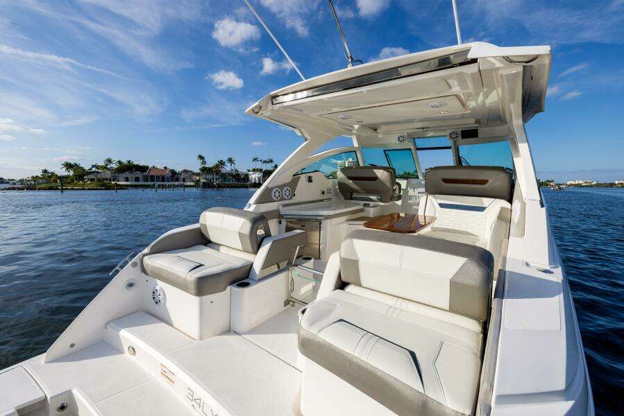 34ft Tiara Yachts Yacht For Sale