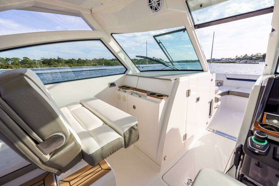 34ft Tiara Yachts Yacht For Sale