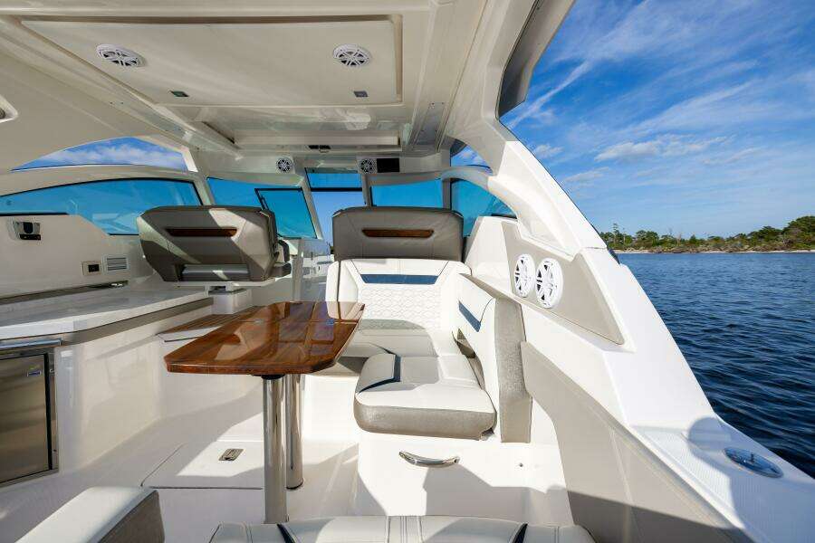 34ft Tiara Yachts Yacht For Sale