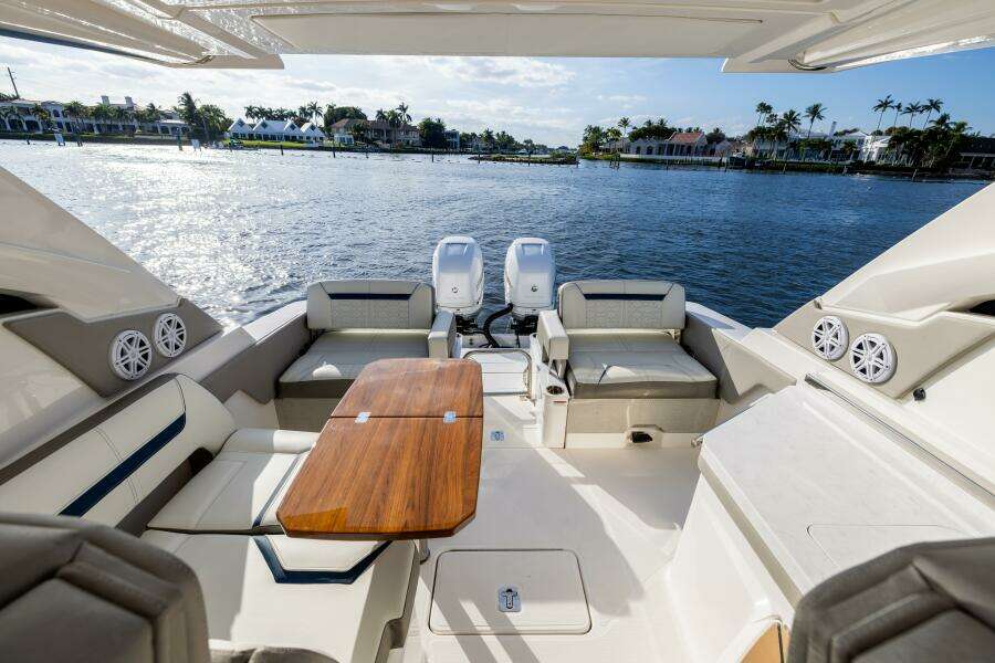 34ft Tiara Yachts Yacht For Sale