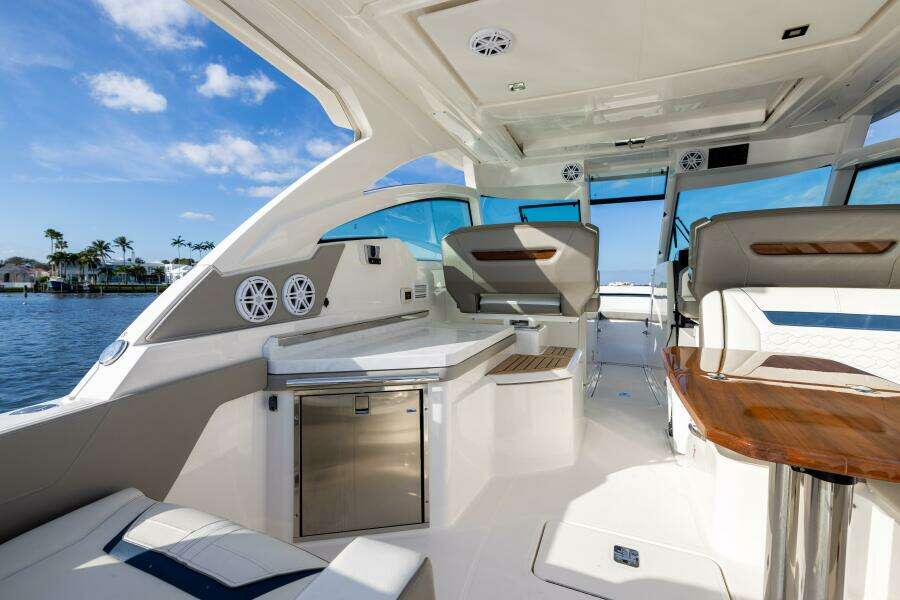 34ft Tiara Yachts Yacht For Sale