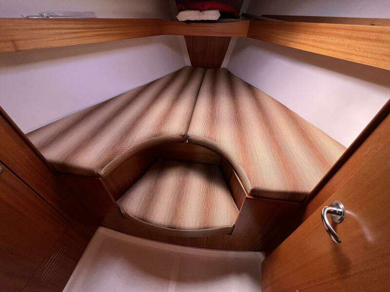 S V Margo 33ft Delphia Yacht For Sale