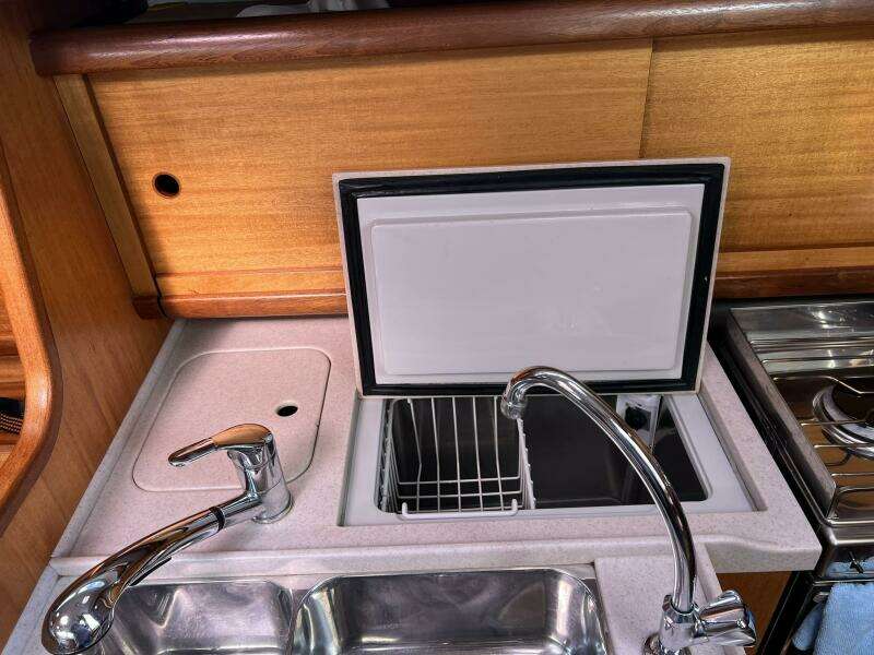 S V Margo 33ft Delphia Yacht For Sale