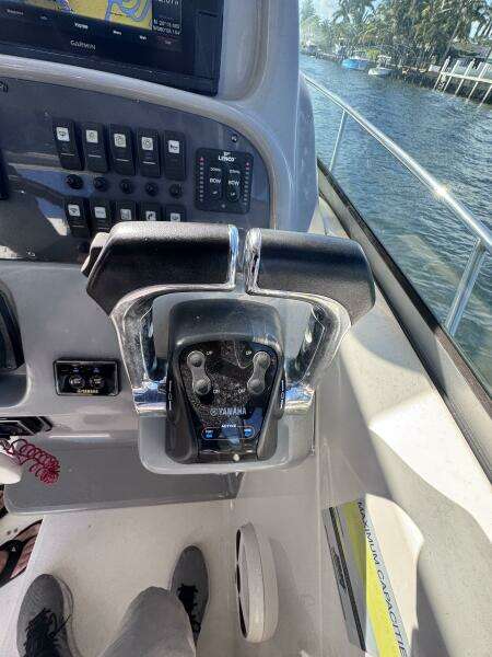 26ft Robalo Yacht For Sale
