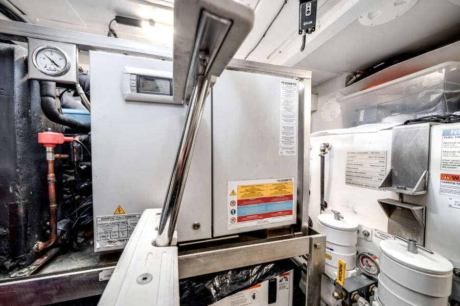 71ft Azimut Yacht For Sale