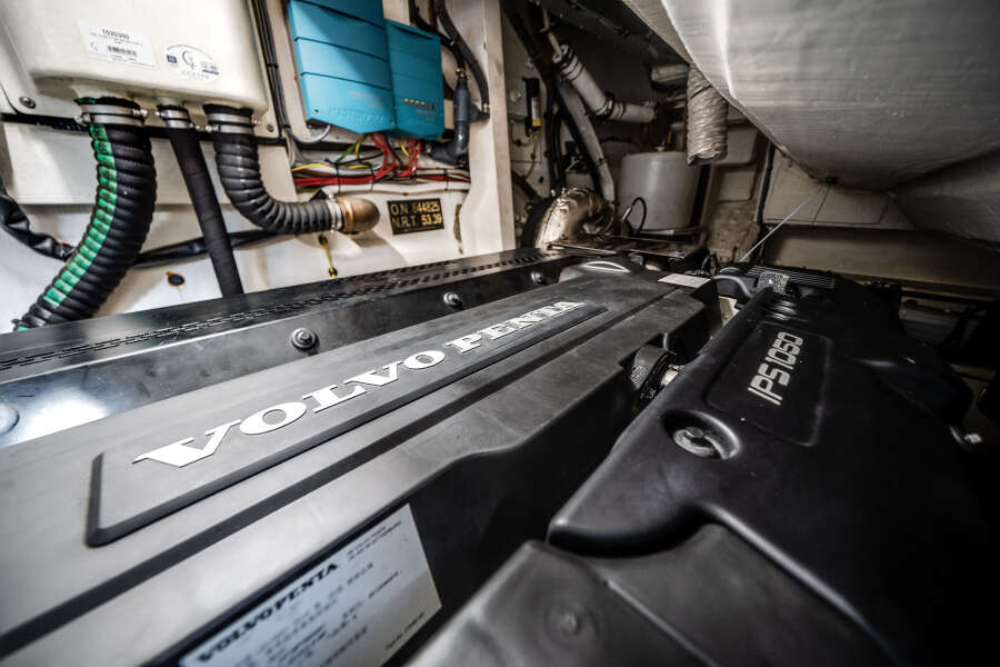 71ft Azimut Yacht For Sale