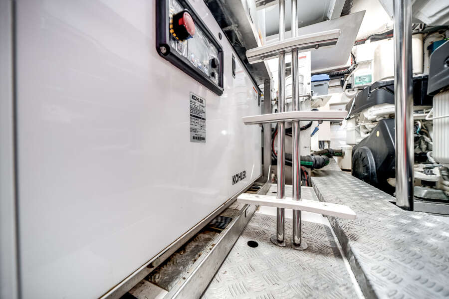 71ft Azimut Yacht For Sale