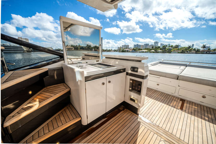 71ft Azimut Yacht For Sale