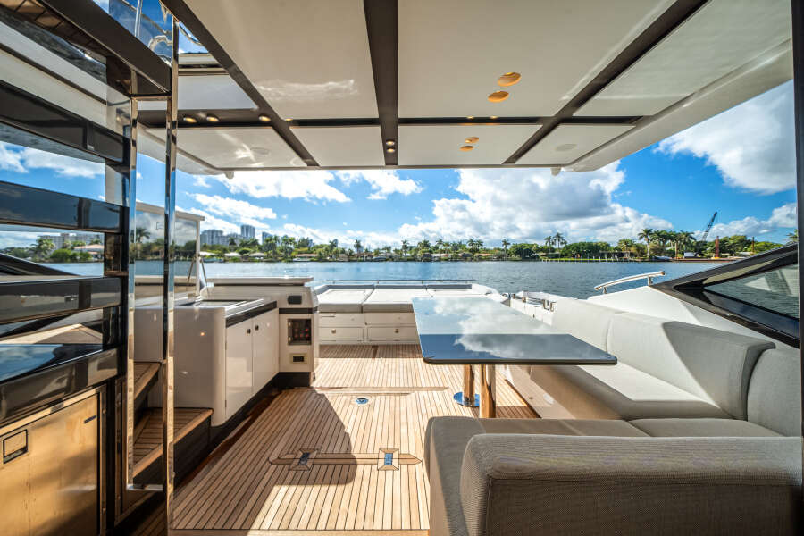 71ft Azimut Yacht For Sale