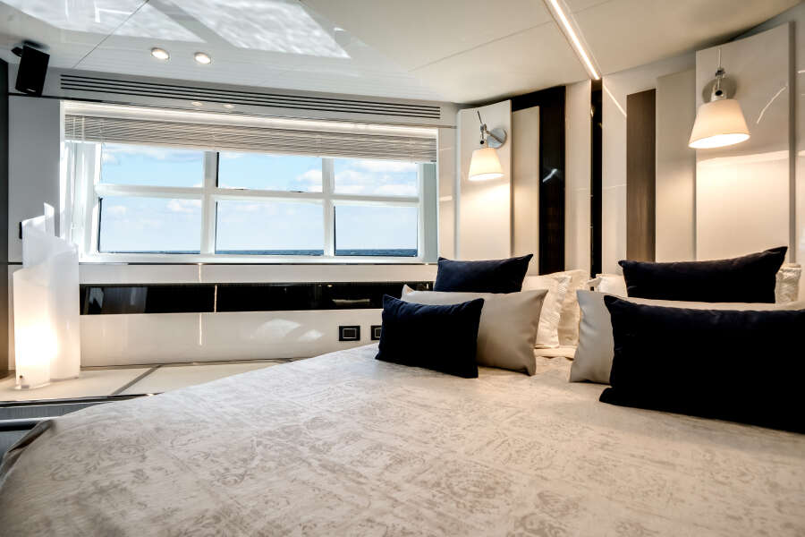 71ft Azimut Yacht For Sale