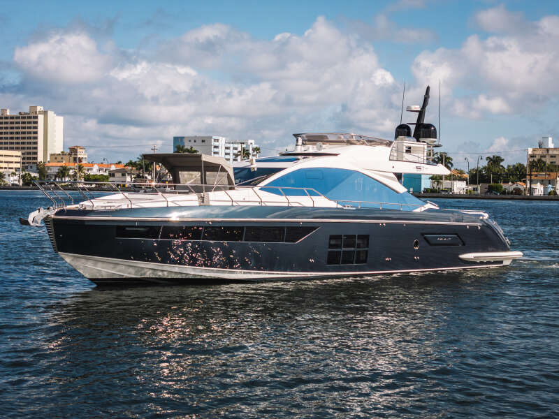 71ft Azimut Yacht For Sale