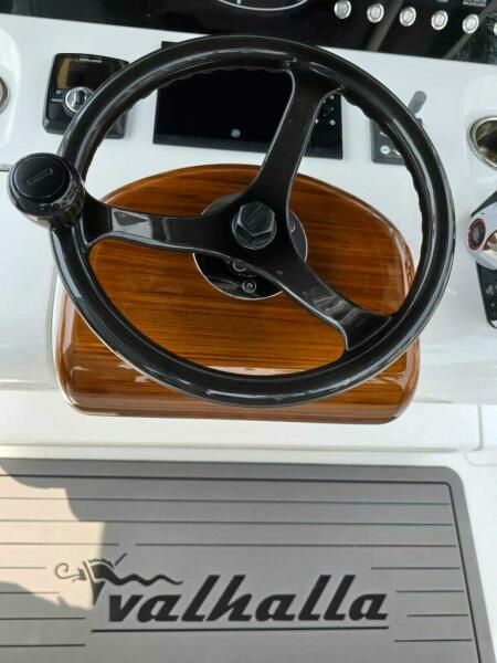 33' 2016 Valhalla Boatworks V-33