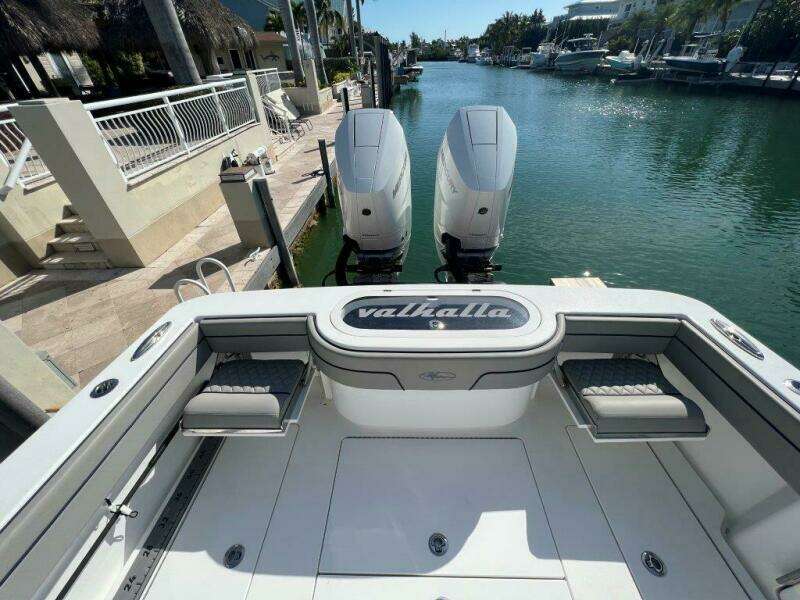 Valhalla 33 JUST ONE MORE - Exterior Aft