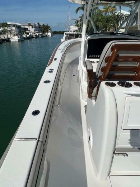 33' 2016 Valhalla Boatworks V-33