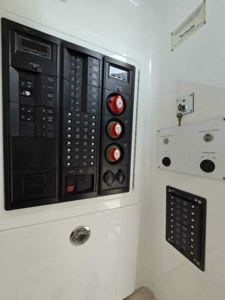 33' 2016 Valhalla Boatworks V-33