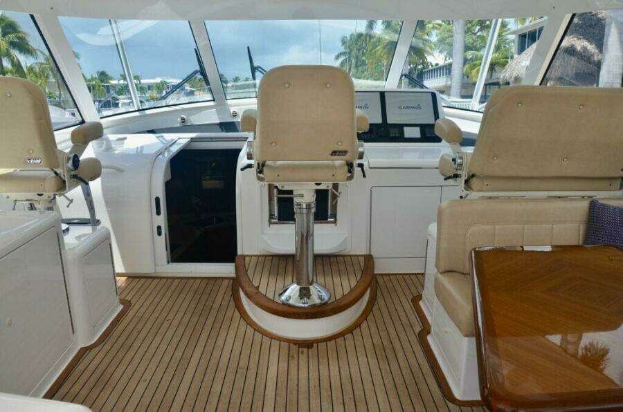 Viking 52 ONE MORE - Command Bridge