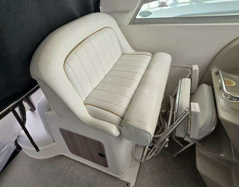 33ft Sea Ray Yacht For Sale