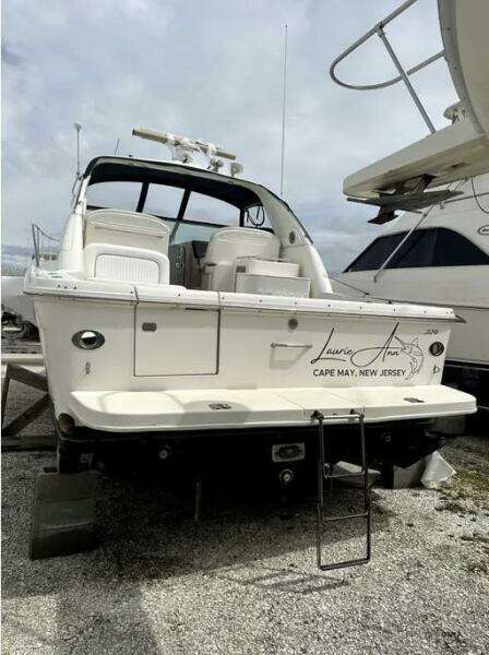 33ft Sea Ray Yacht For Sale