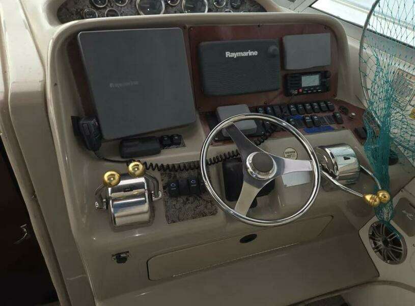 33ft Sea Ray Yacht For Sale