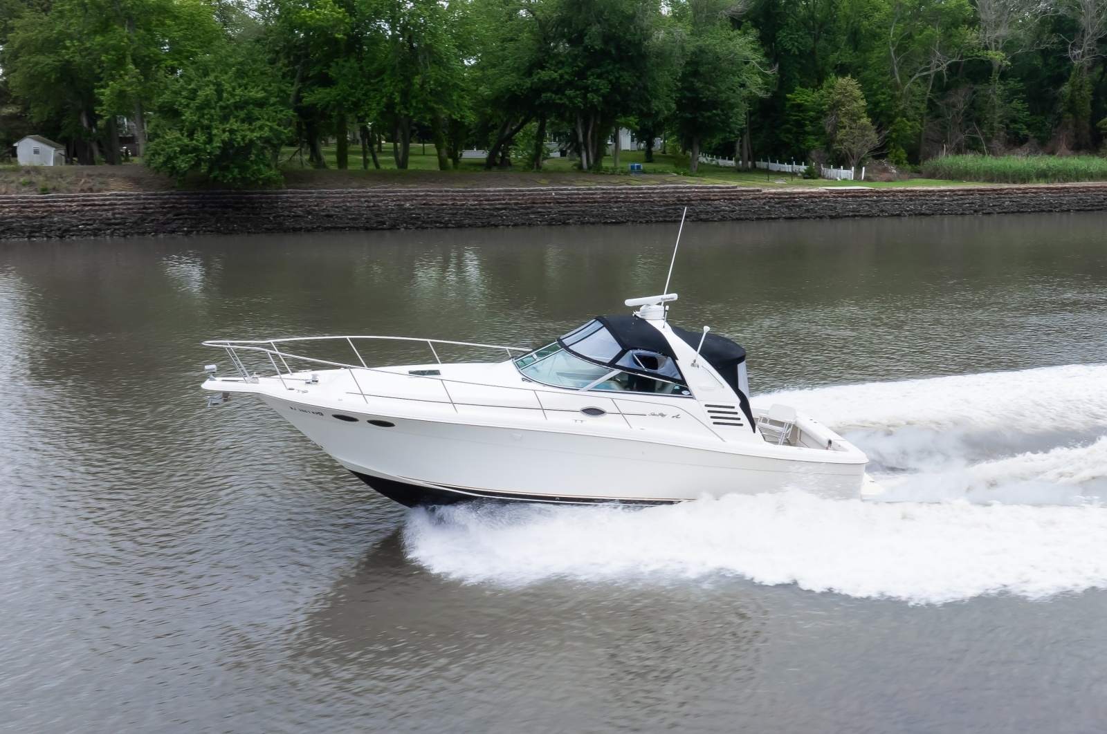 33ft Sea Ray Yacht For Sale