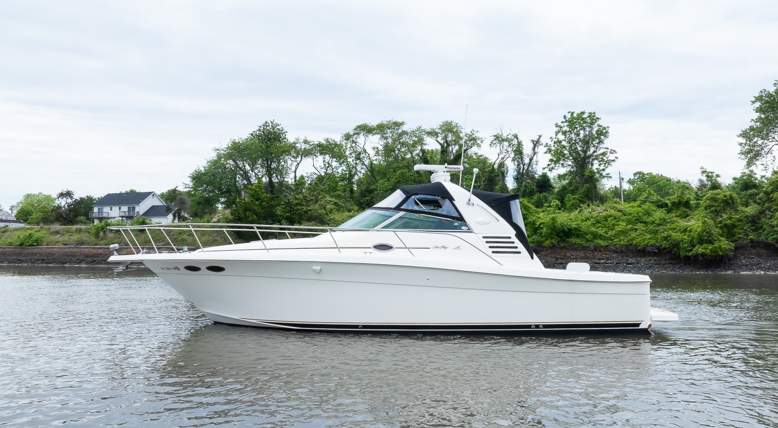 33ft Sea Ray Yacht For Sale