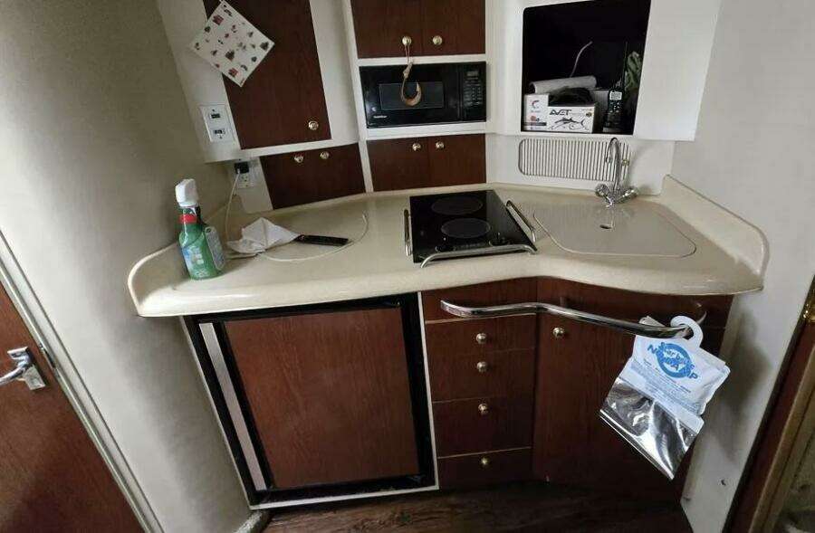 33ft Sea Ray Yacht For Sale