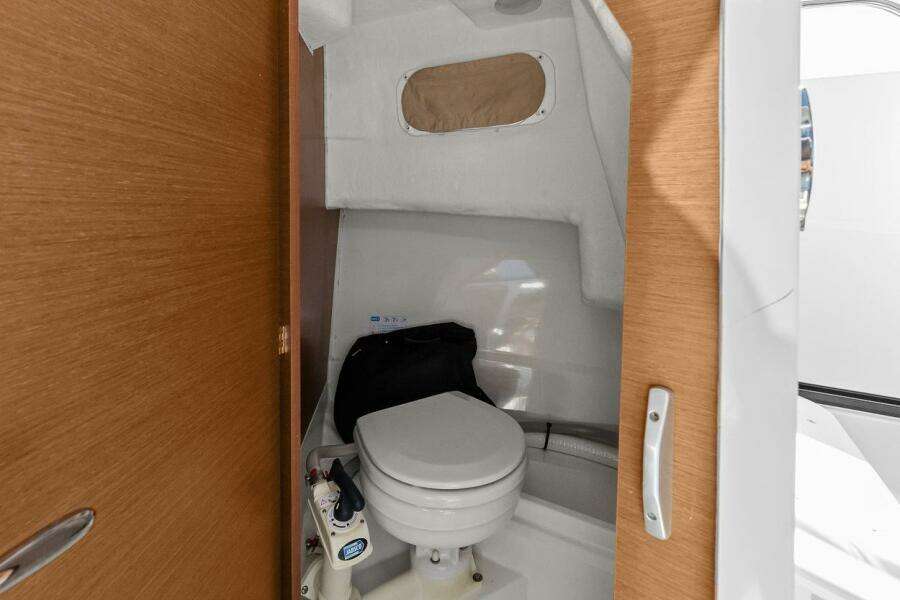 26ft Jeanneau Yacht For Sale