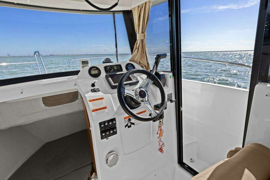 26ft Jeanneau Yacht For Sale