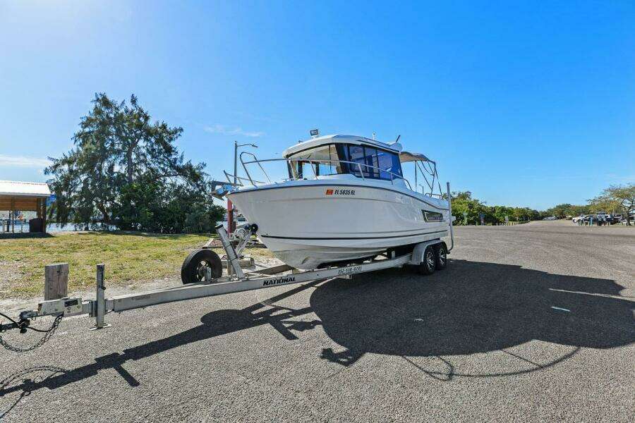 26ft Jeanneau Yacht For Sale