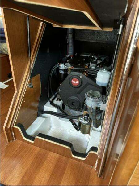 Run For The Roses 47ft Beneteau Yacht For Sale