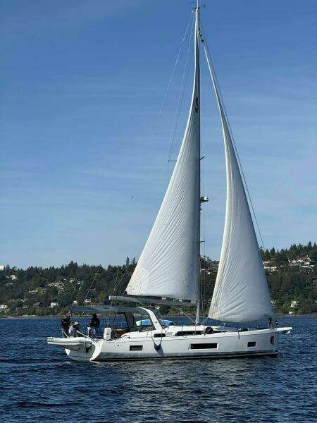 Run For The Roses 47ft Beneteau Yacht For Sale