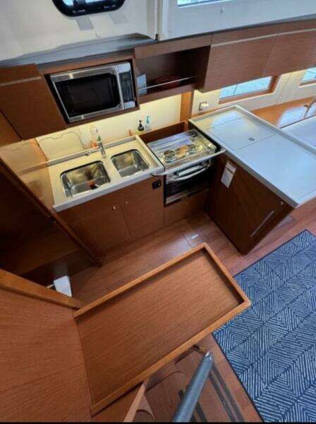 Run For The Roses 47ft Beneteau Yacht For Sale