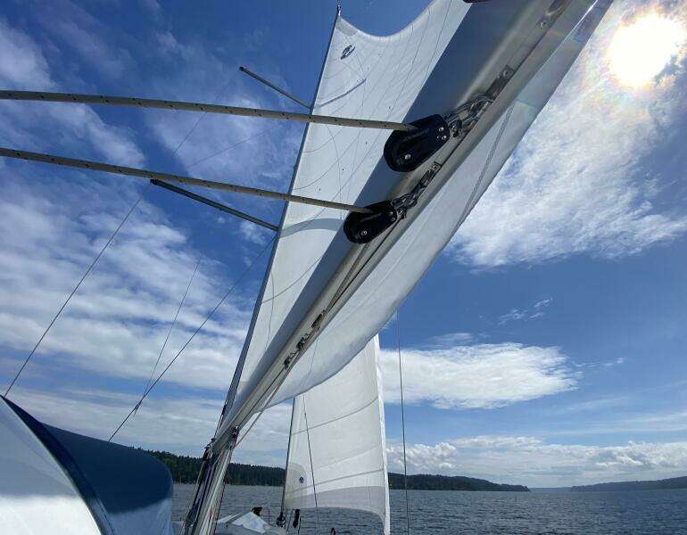 Run For The Roses 47ft Beneteau Yacht For Sale