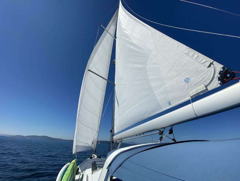 Run For The Roses 47ft Beneteau Yacht For Sale