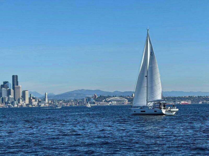 Run For The Roses 47ft Beneteau Yacht For Sale