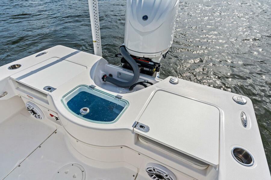 24' 2023 Everglades 243 Center Console