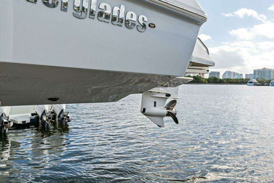 24ft Everglades Yacht For Sale