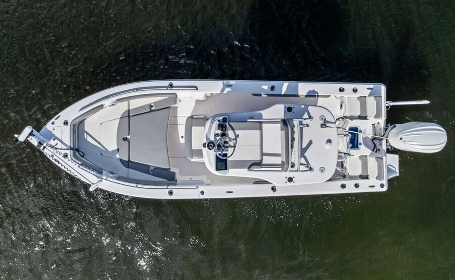 24' 2023 Everglades 243 Center Console