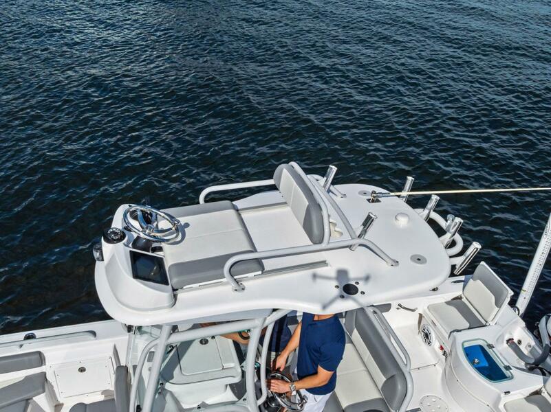 24' 2023 Everglades 243 Center Console