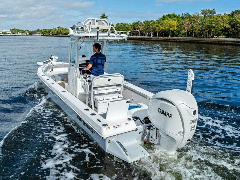 24ft Everglades Yacht For Sale