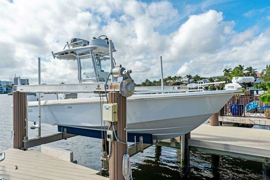 24ft Everglades Yacht For Sale