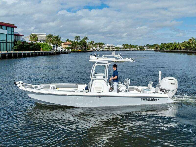 24ft Everglades Yacht For Sale